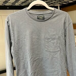 ABERCROMBIE & FITCH LONG SLEEVE TEE.